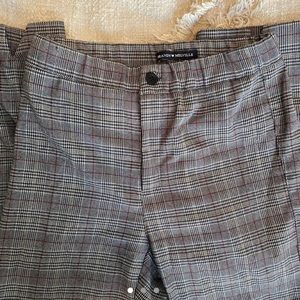 Brandy Melville straight legged gray plaid pants